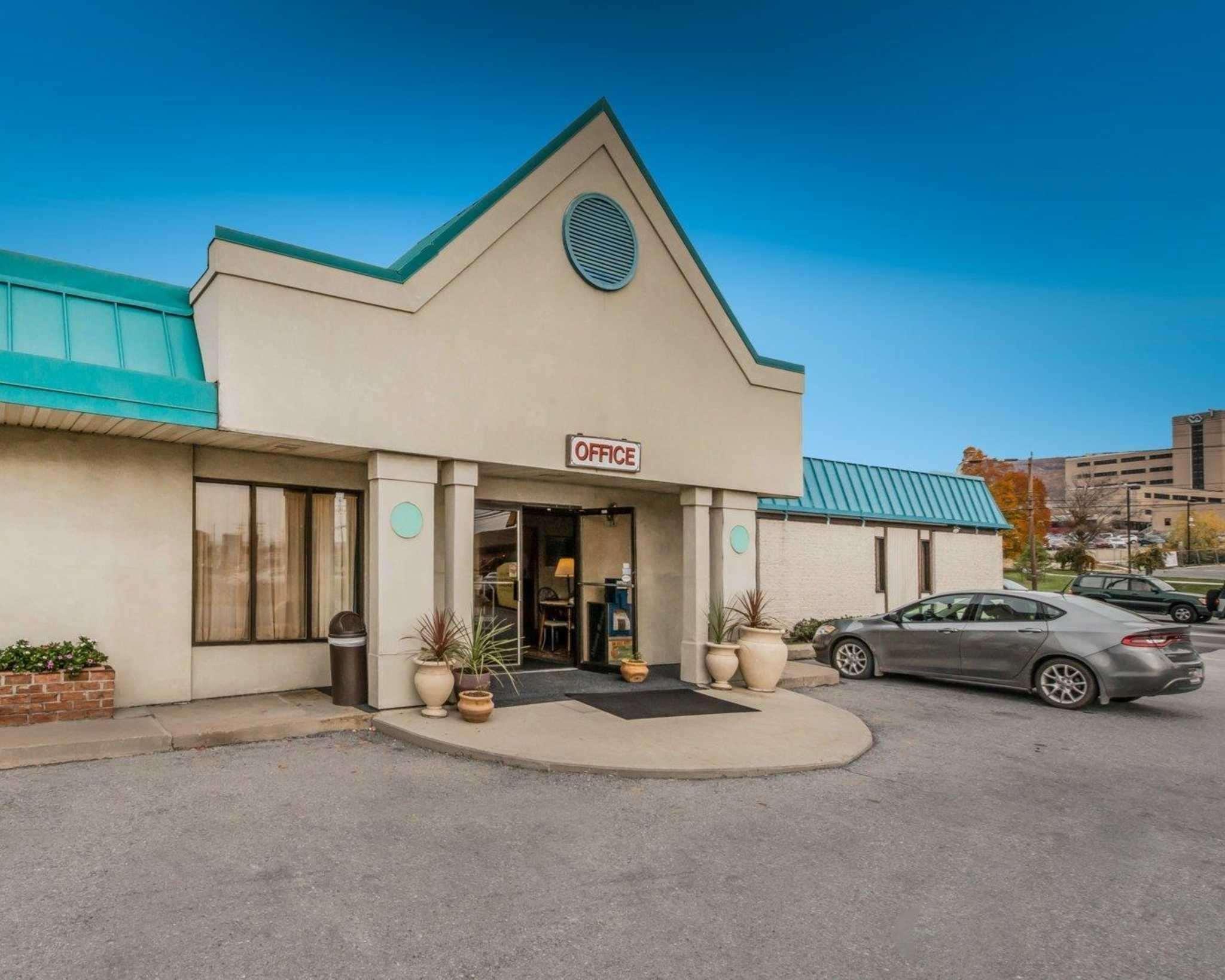 Econo I-99 Hotel
